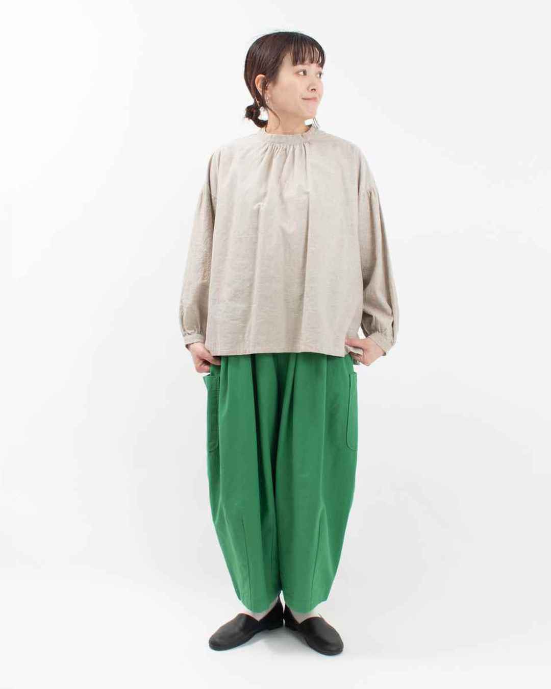 01ESP11031  blue willow コットンリネン部分刺繍ブラウス