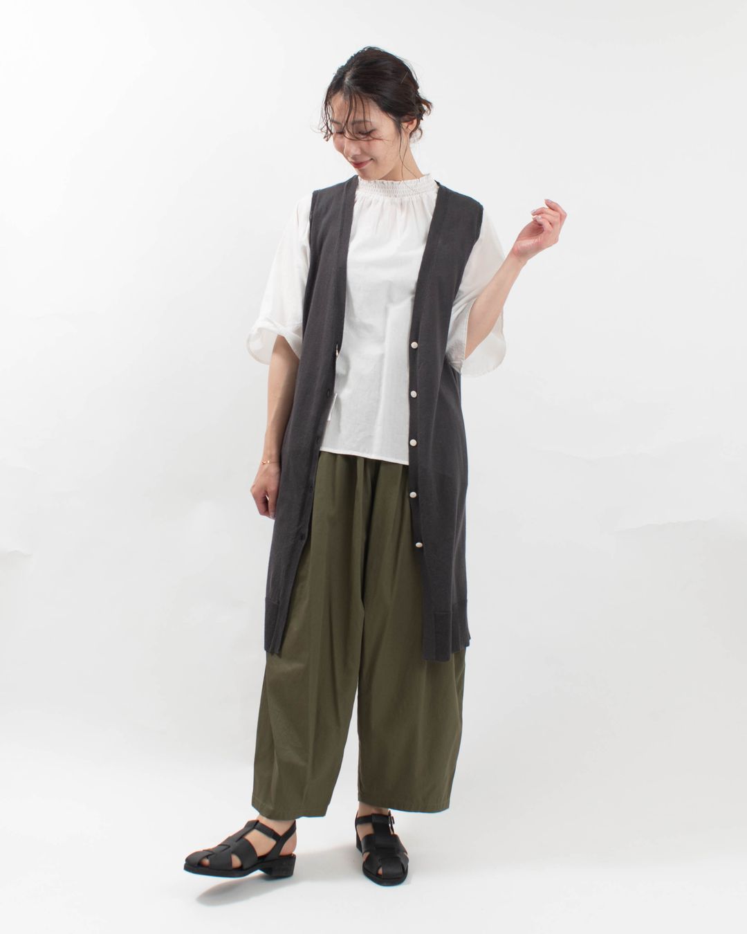 01EUP11252 blue willow コットンリネン細番手シャーリングブラウス