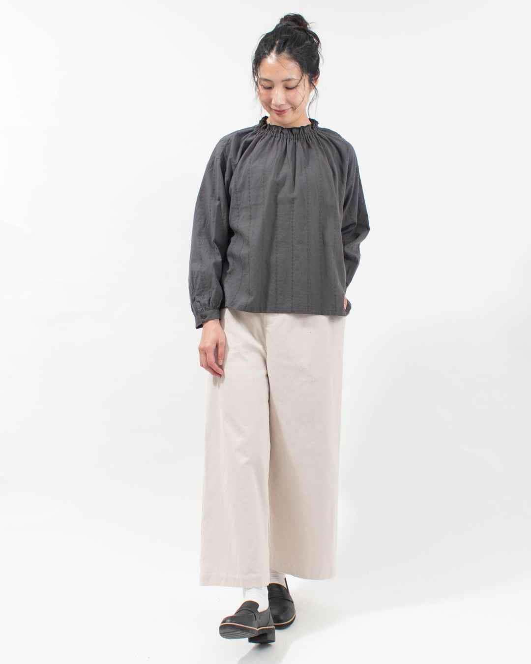 01EWP11540 blue willow コットンリネン総刺繍フリルブラウス