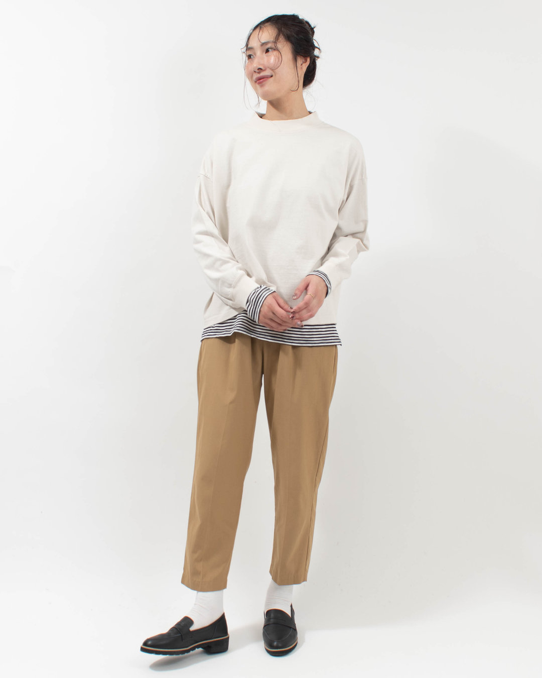 01FFP14445  blue willow ポリエステルコットンセンタープレステーパードパンツ