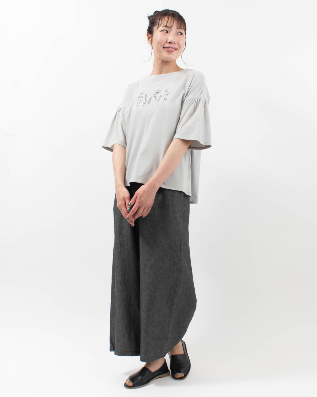 01FUP39328  blue willow ソフト天竺刺繍Tシャツ 