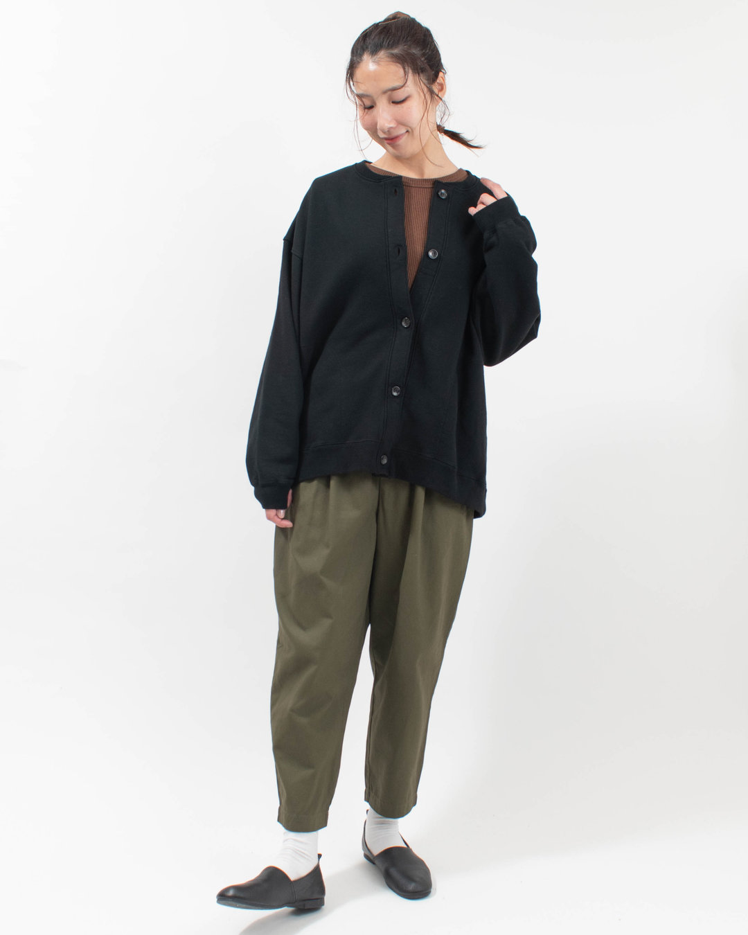 01FWP14503  blue willow コットンツイル タックテーパードパンツ