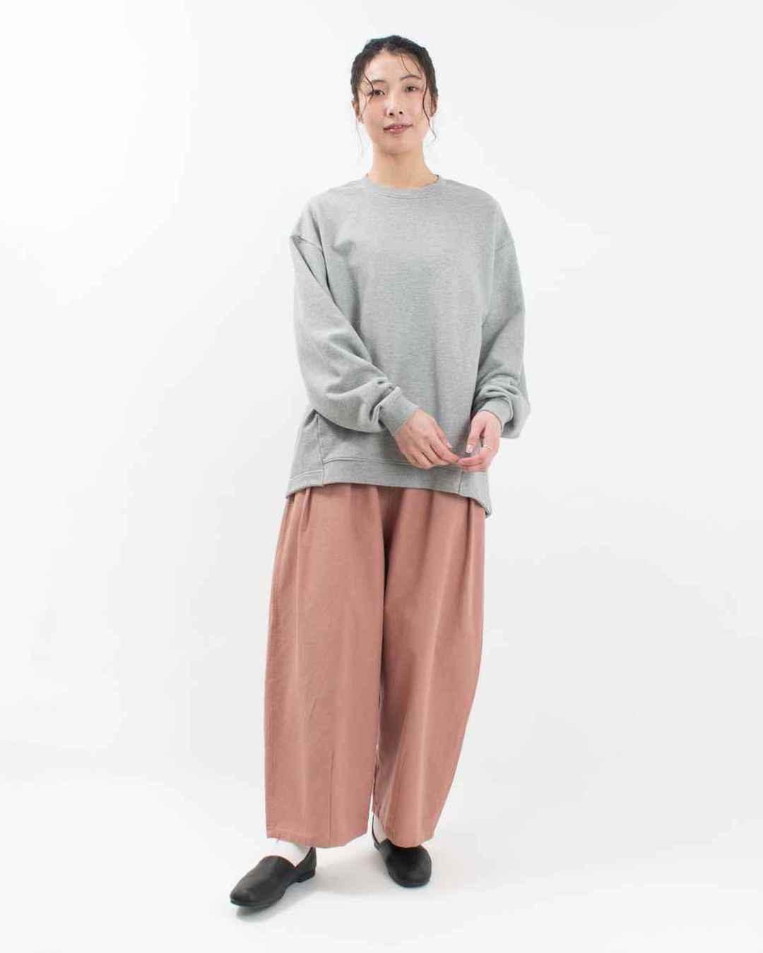 FA-1326  FIRST バルーンシルエットトレーナー