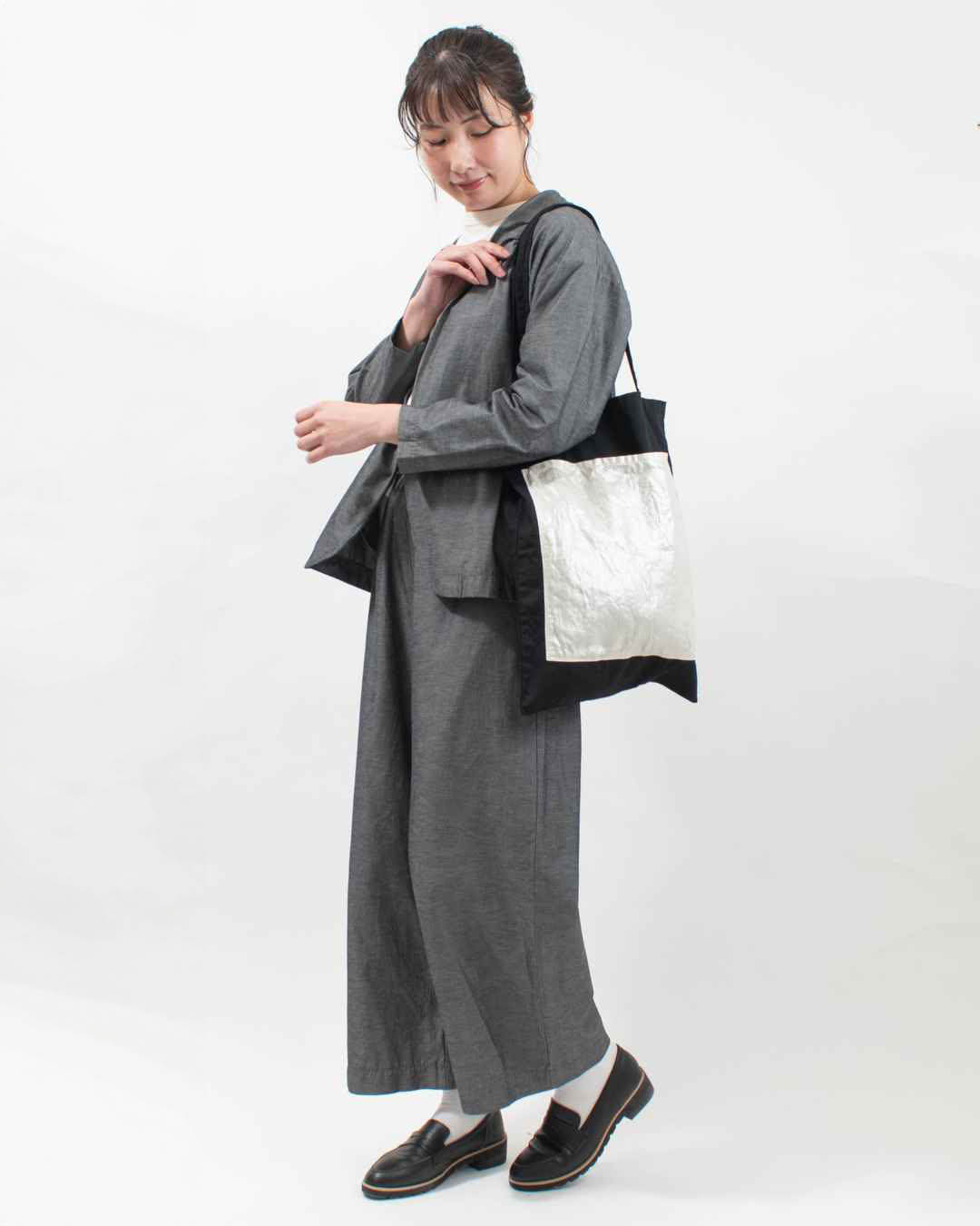 P01601  prit オックス×40/1リネン箔プリントビッグポケットトート