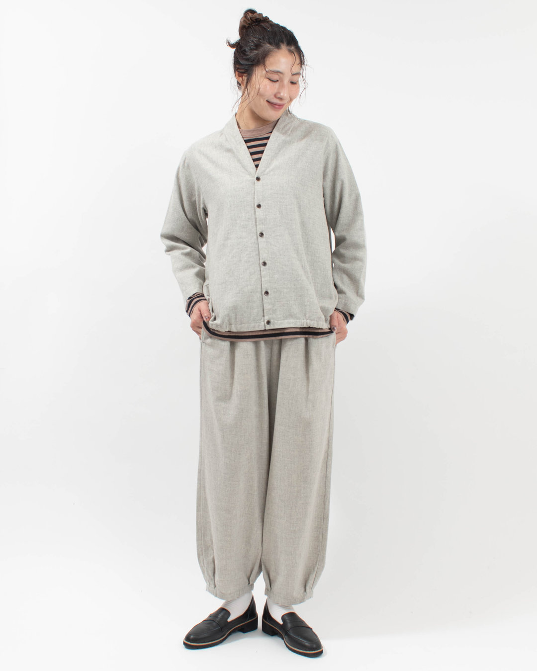 P70720  prit 1/14ウールカラークロス 裾タックバギーパンツ