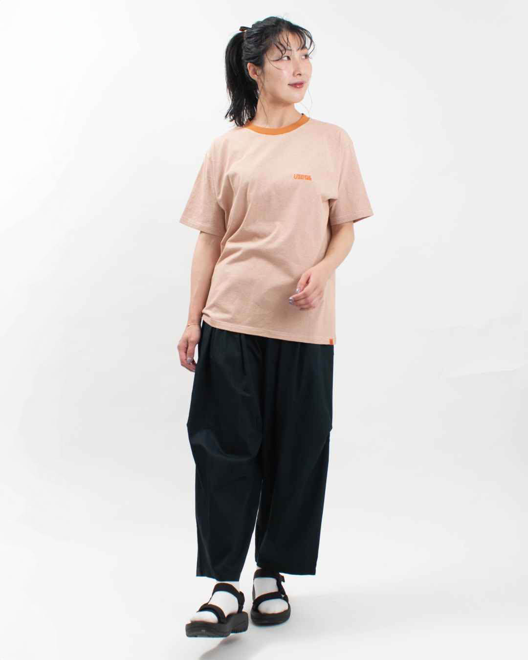 U2523250  UNIVERSAL OVERALL MICRO BORDER EMBROIDERY TEE