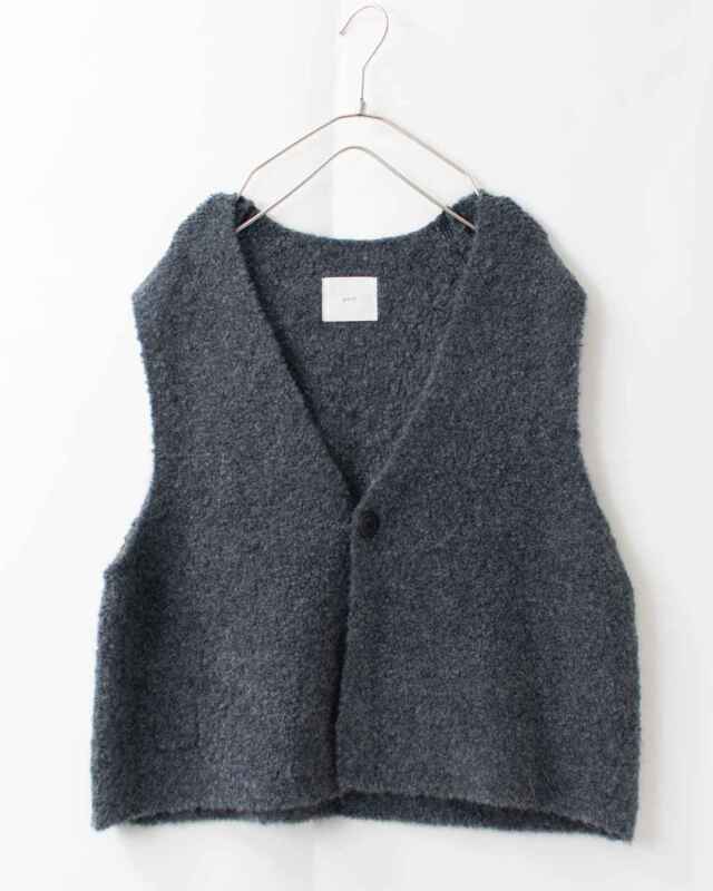 新品☆未使用⭐︎！prit 1/2.8ブークレ3G天竺編みワンボタンベスト P906100-9-CHA.jpg